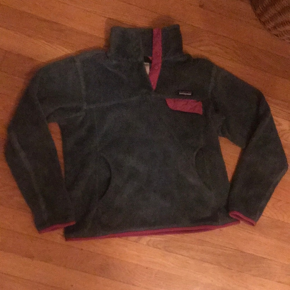Women’s size small Patagonia dark blue fleece jacket